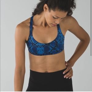 Lululemon Free to Be Wild Sports Bra size 6 Blue